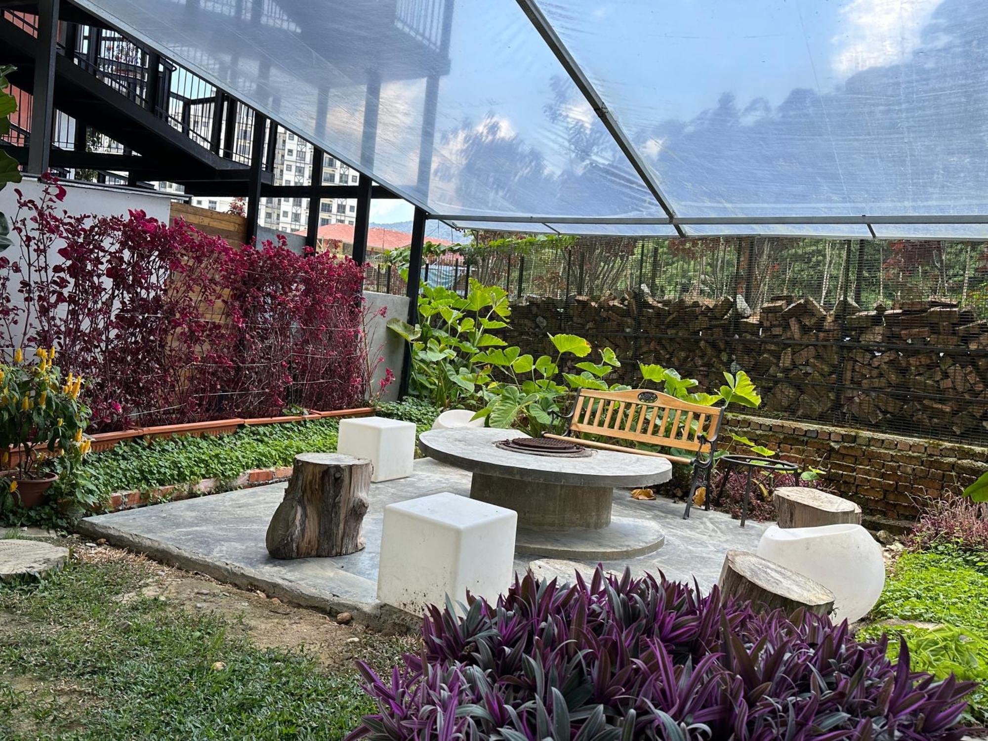 Ten Mentigi Tanah Rata Exterior photo
